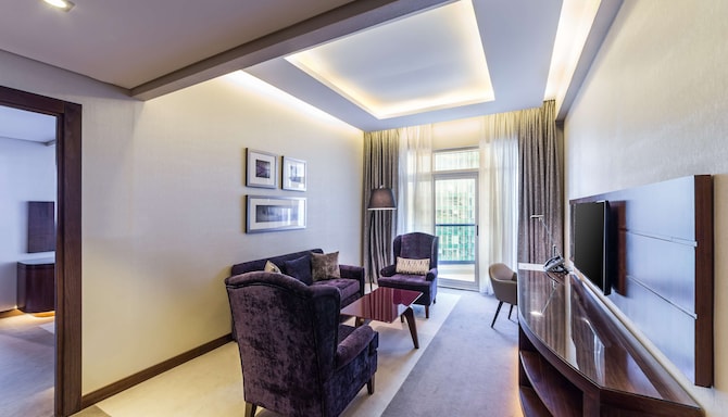 Radisson Blu Hotel, Dubai Waterfront - Junior Suite