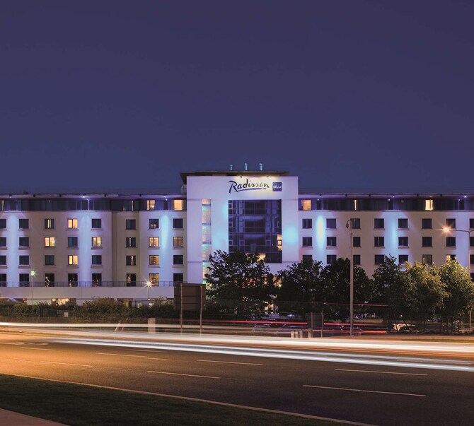 Radisson Blu Hotel, Dublin Airport - Exterior Hotel View Night