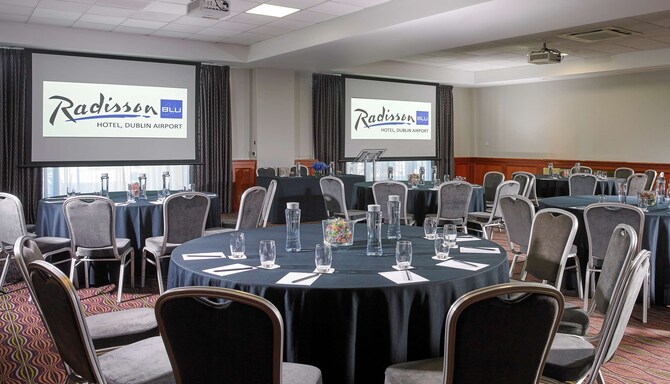 Radisson Blu Hotel, Dublin Airport - Malton Room cabaret setup