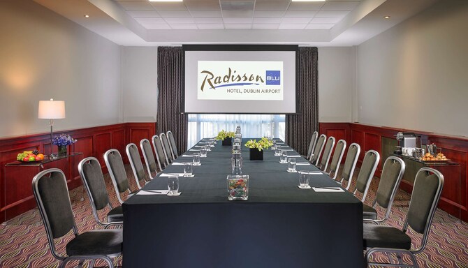 Radisson Blu Hotel, Dublin Airport - Botanic Board Room
