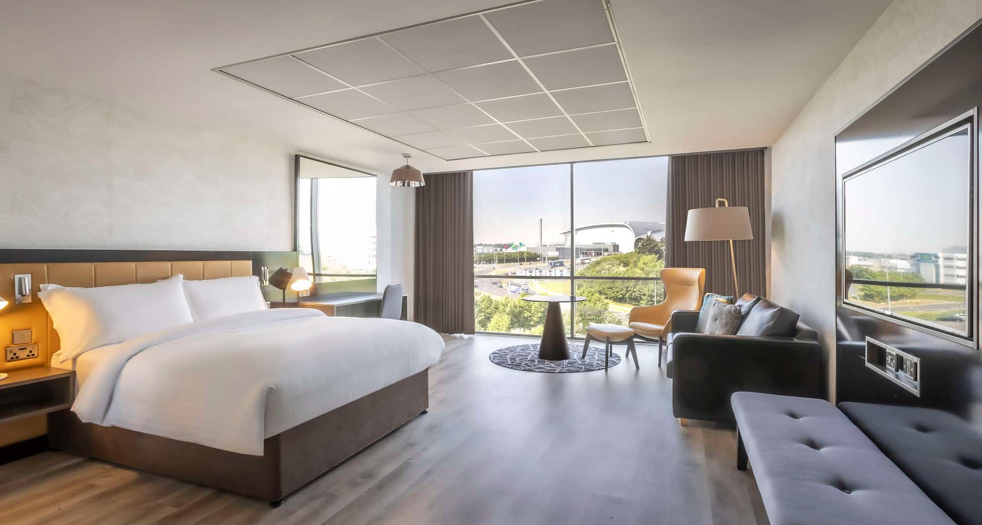 Radisson Blu Hotel, Dublin Airport - Junior Suite with Airport View