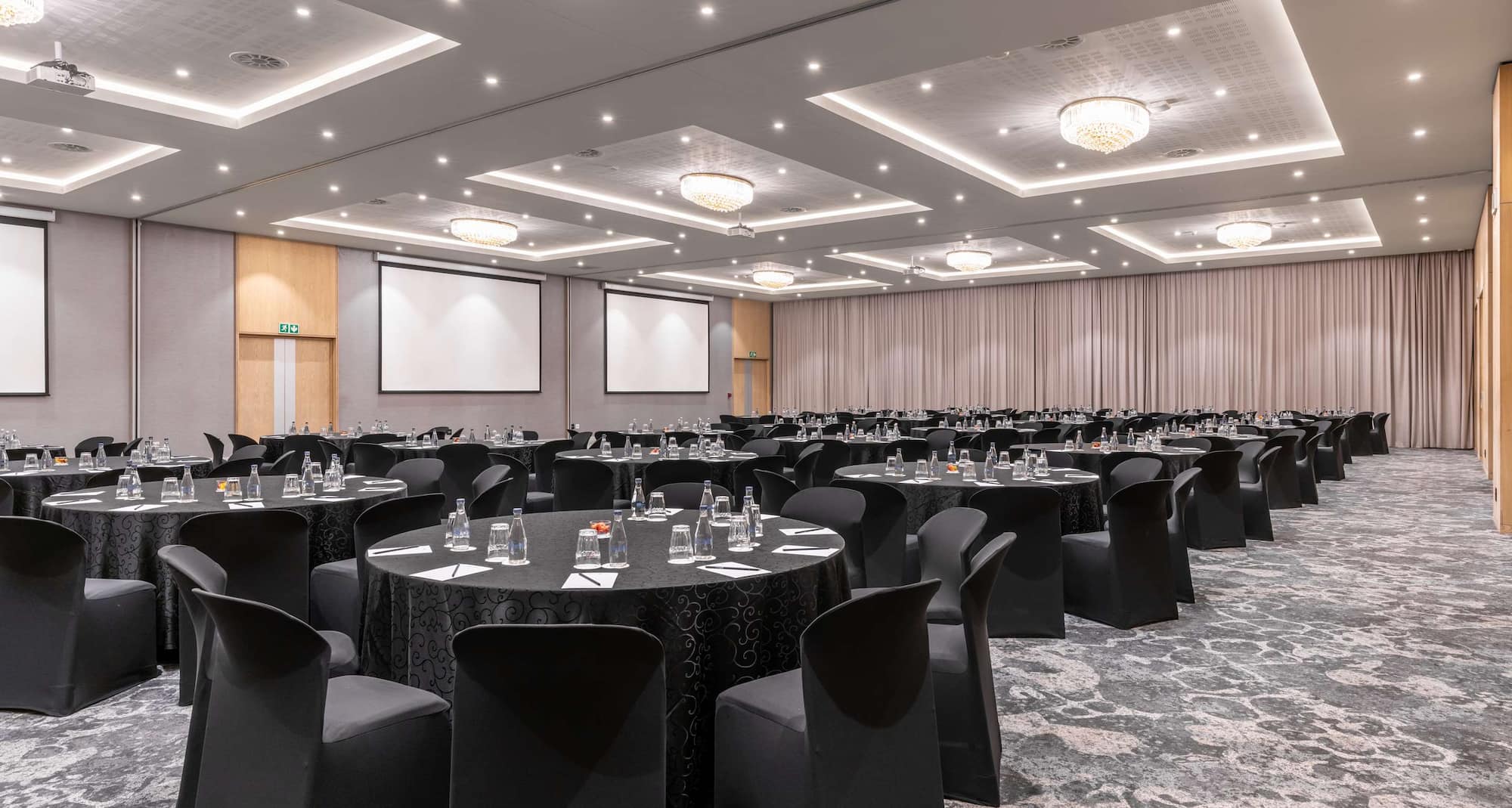 Radisson Blu Hotel, Durban Umhlanga - MandE Conference Banquet