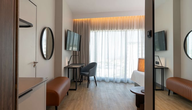 Radisson Blu Hotel, Durban Umhlanga - Standard Room with accessible twin beds