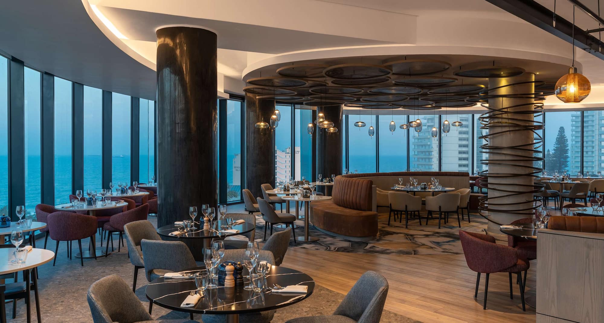 Radisson Blu Hotel, Durban Umhlanga - FireLake