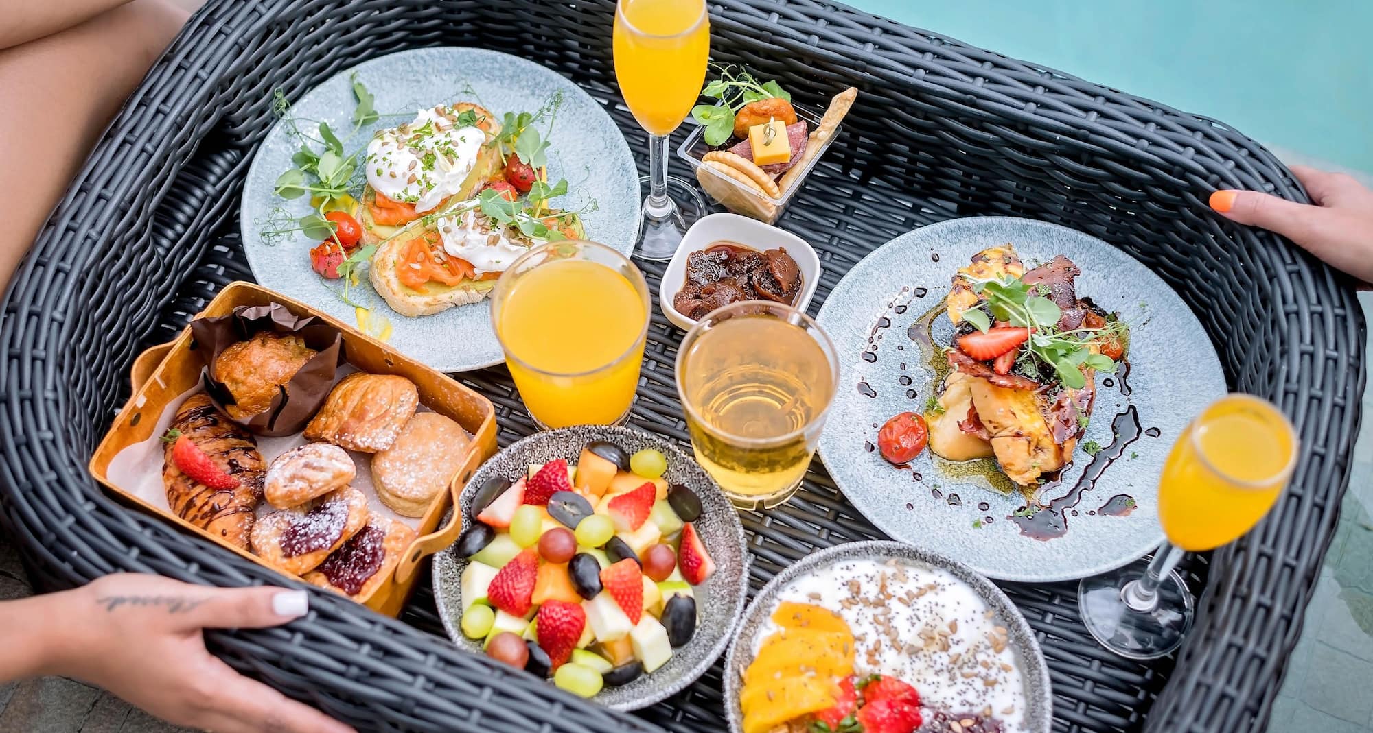 Radisson Blu Hotel, Durban Umhlanga - Floating Breakfast