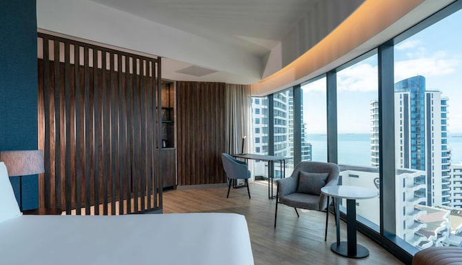Radisson Blu Hotel, Durban Umhlanga - Junior Suite