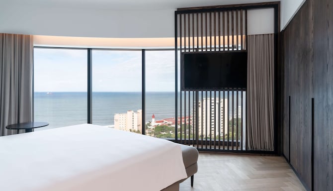 Radisson Blu Hotel, Durban Umhlanga - Suite - Sea View