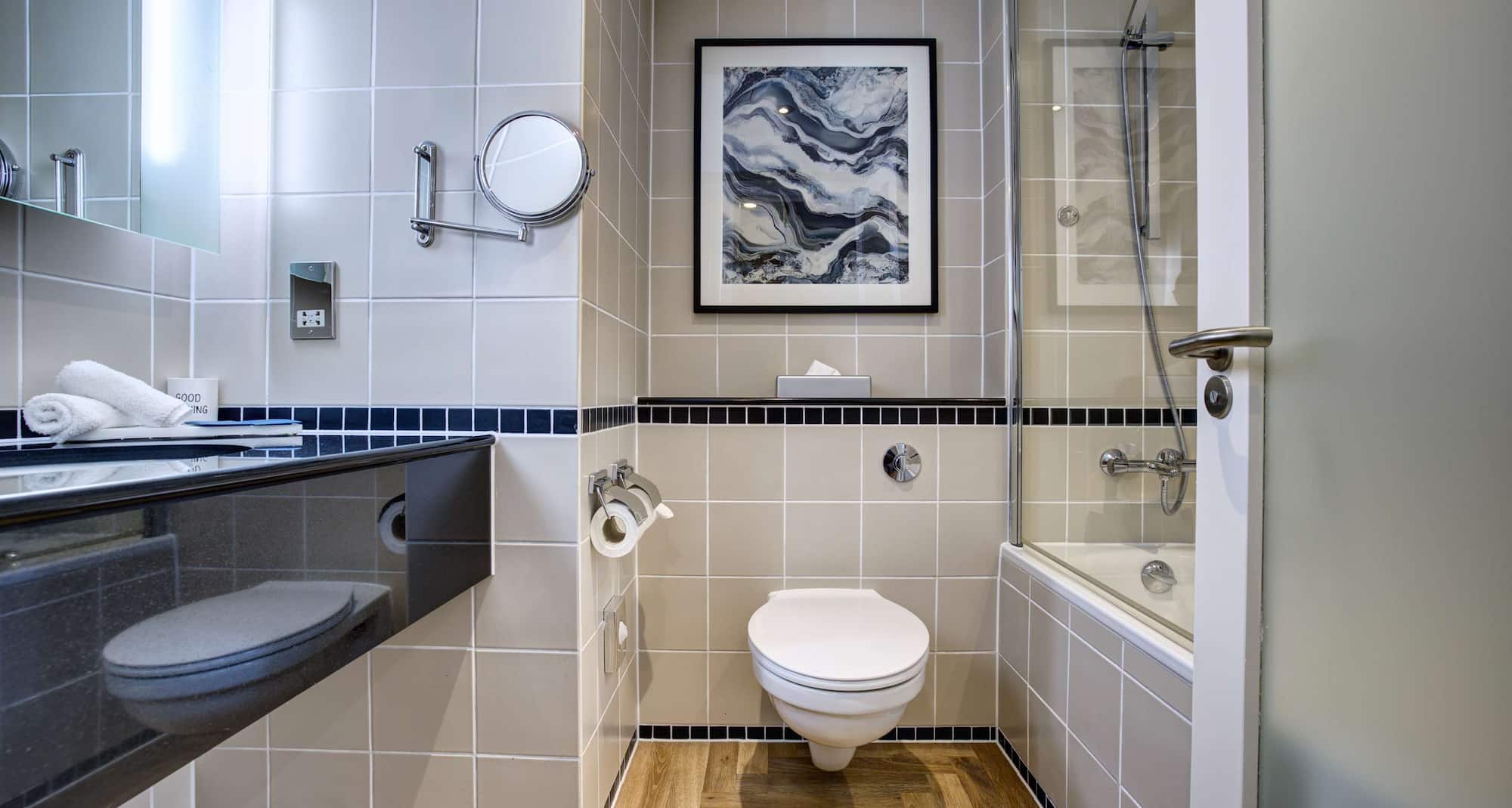 Radisson Blu Hotel, Durham - Premium and Superior Bathroom