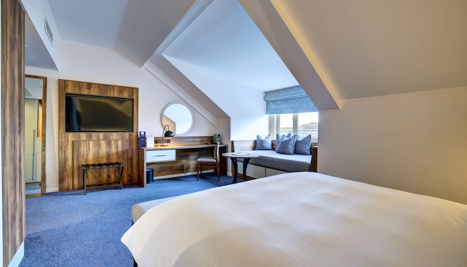 Radisson Blu Hotel, Durham - Premium Room - River View