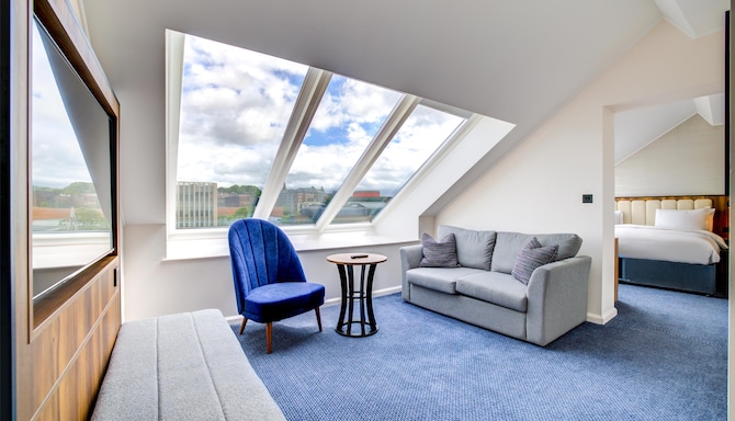 Radisson Blu Hotel, Durham - Presidential Suite lounge