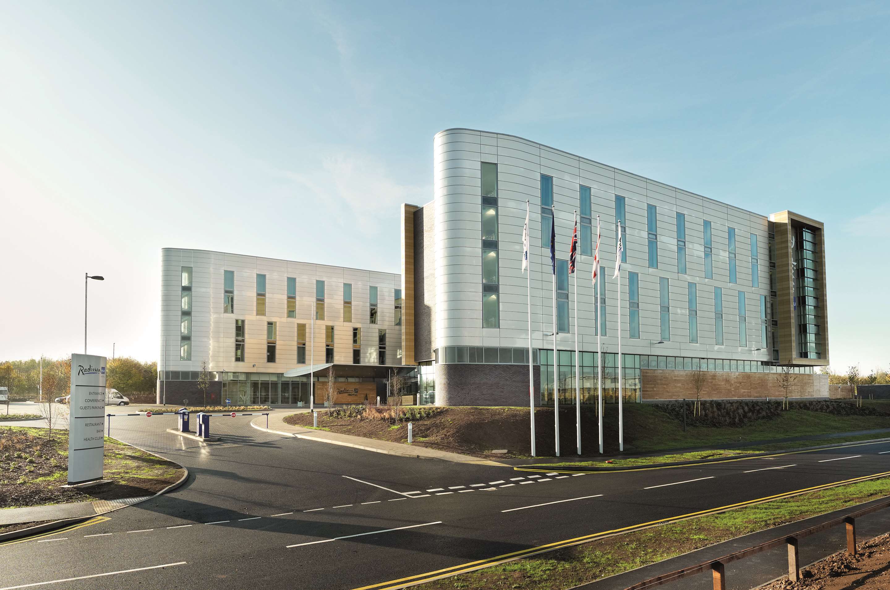 Radisson Blu Hotel, East Midlands Airport - Hotel exterior