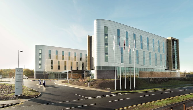Radisson Blu Hotel, East Midlands Airport - Hotel exterior