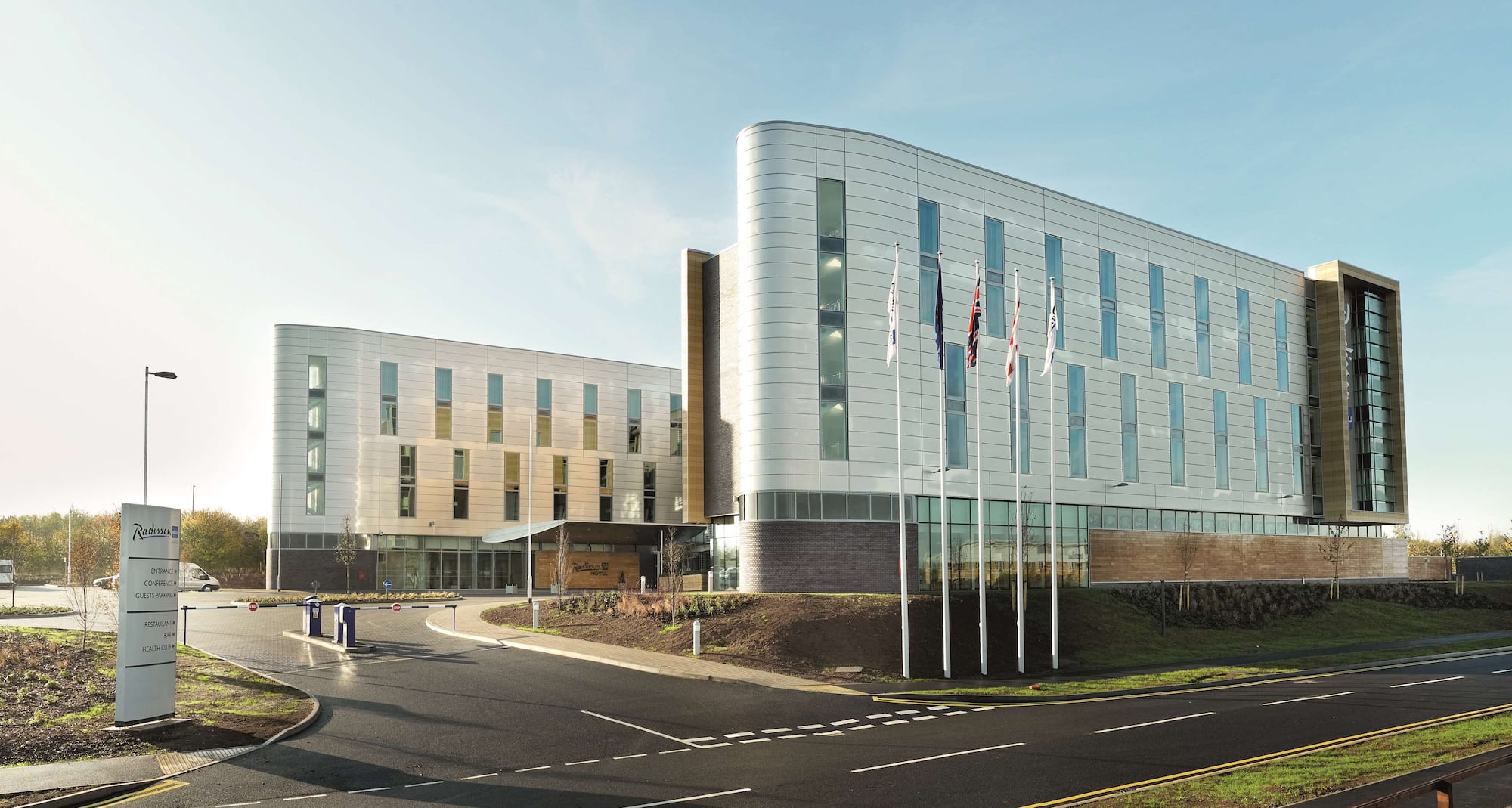 Radisson Blu Hotel, East Midlands Airport - Hotel exterior