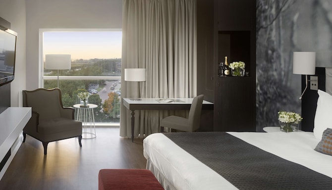Radisson Blu Hotel, East Midlands Airport - Standard Room