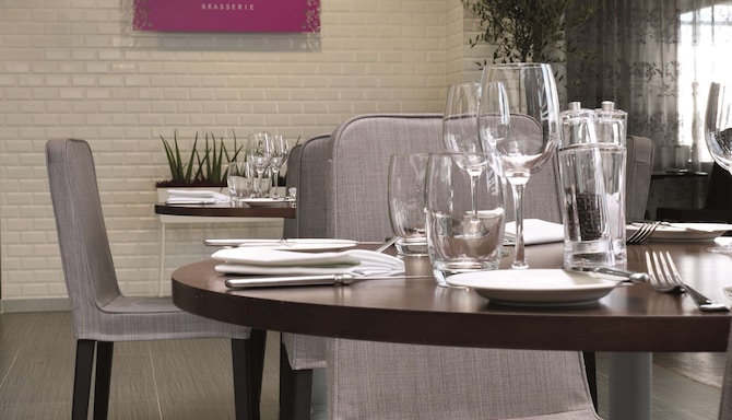 Radisson Blu Hotel, East Midlands Airport - The Runway Brasserie