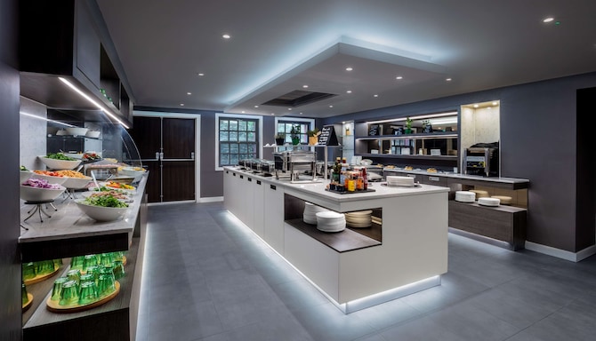 فندق Radisson Blu Hotel, Edinburgh City Centre - منطقة الإفطار