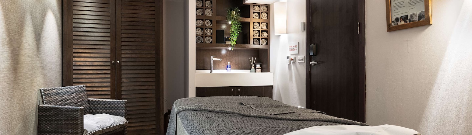 Radisson Blu Hotel, Edinburgh City Centre - Melrose Spa treatment room