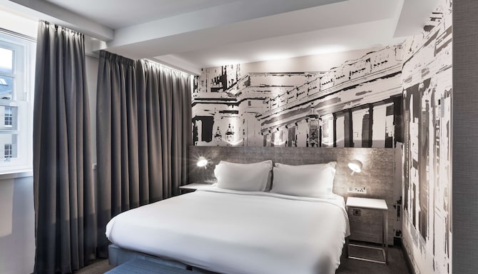 Edinburgh 4 Star Hotel in Old Town | Radisson Blu Hotel