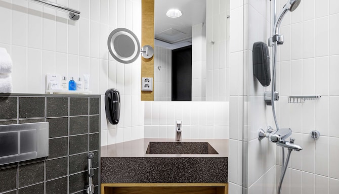 Radisson Blu Hotel, Espoo - Superior Zimmer - Badezimmer