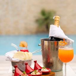 Radisson Blu Hotel, Faridabad - Pool