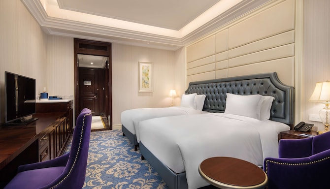 Radisson Blu Hotel, Forest Manor Shanghai Hongqiao - Deluxe Room-2 Twin Beds