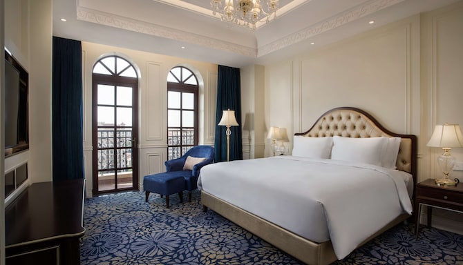 Radisson Blu Hotel, Forest Manor Shanghai Hongqiao - Superior Room