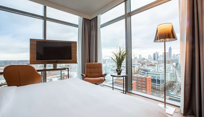 Radisson Blu Hotel, Frankfurt - Guest room