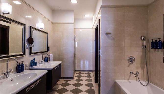 Radisson Blu Hotel, Gdansk - Presidential bathroom