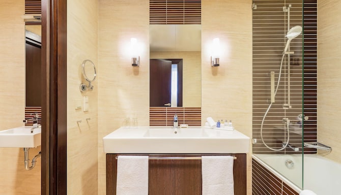 Radisson Blu Hotel, Gdańsk - Guest room bathroom