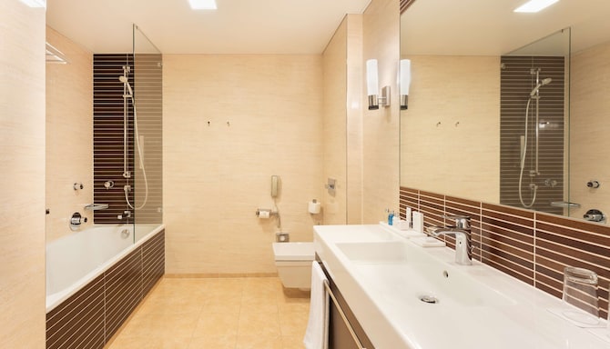 Radisson Blu Hotel, Gdańsk - Family Room bathroom