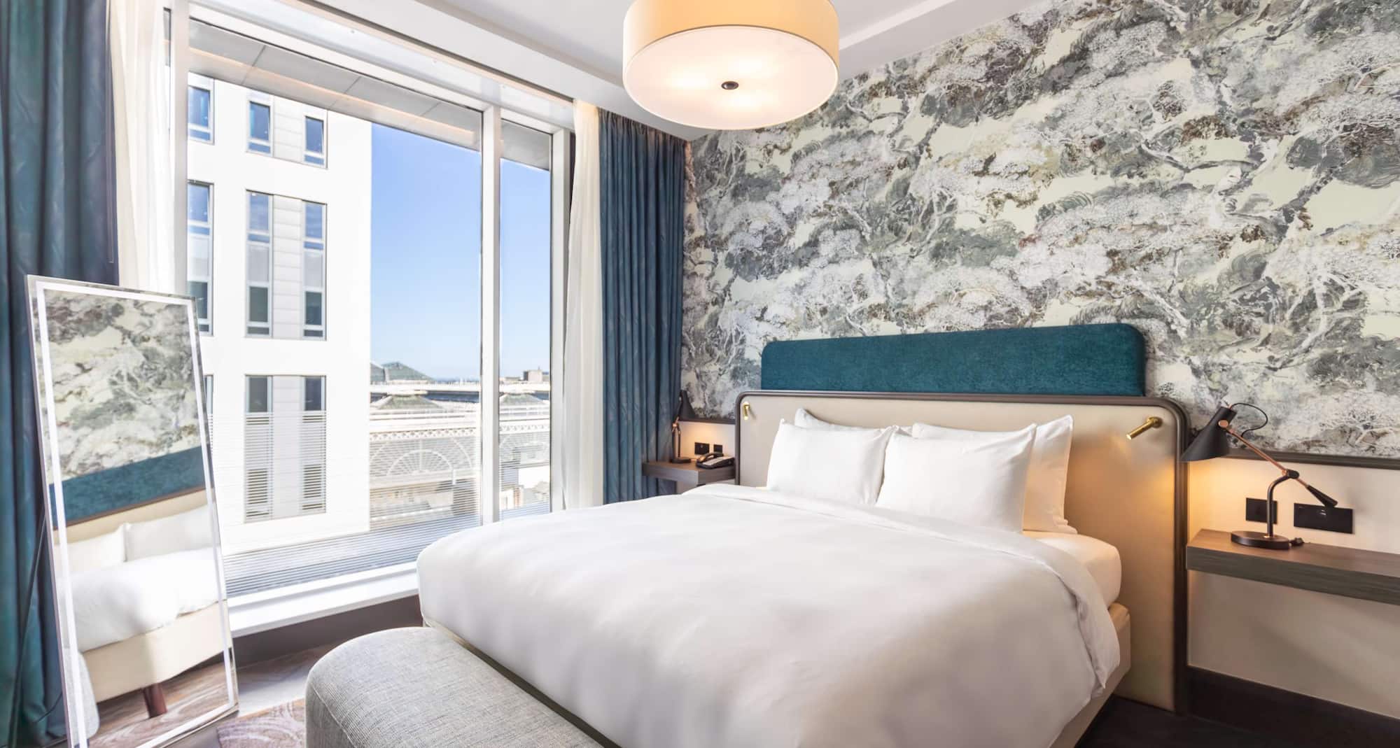 Radisson Blu Hotel, Glasgow - Apartment bedroom 1