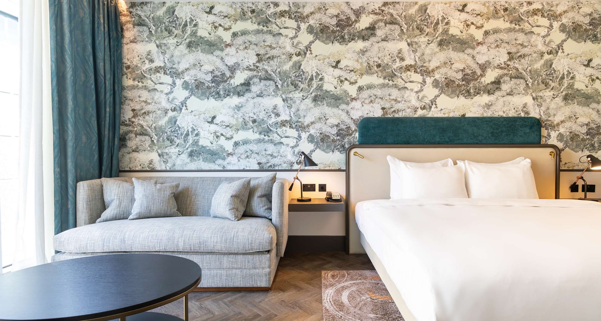 Radisson Blu Hotel, Glasgow - Junior suite bedroom / family room