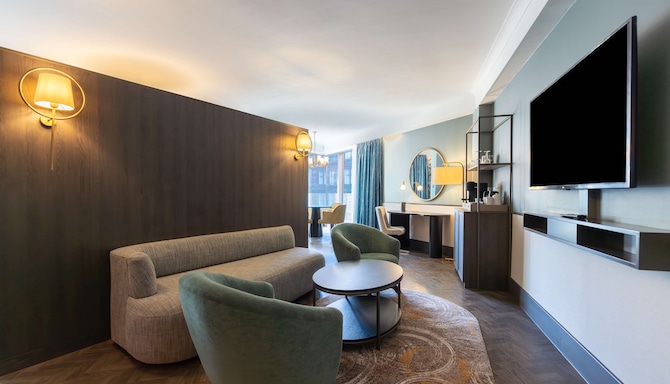 Radisson Blu Hotel, Glasgow - Corner Suite lounge