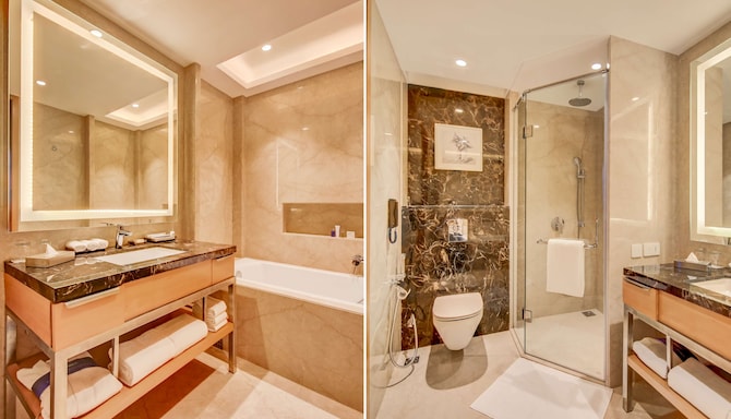 Radisson Blu Hotel, Gorakhpur - Suite - Bathroom