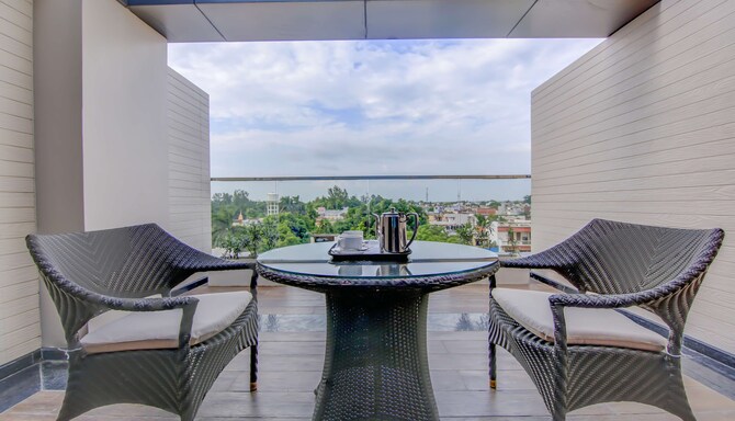 Radisson Blu Hotel, Gorakhpur - Deluxe Room with balcony