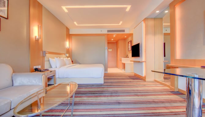 Radisson Blu Hotel, Gorakhpur - Deluxe Room