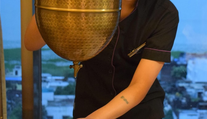 Radisson Blu Hotel, Gorakhpur - Shirodhara