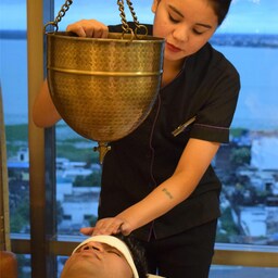 Radisson Blu Hotel, Gorakhpur - Shirodhara