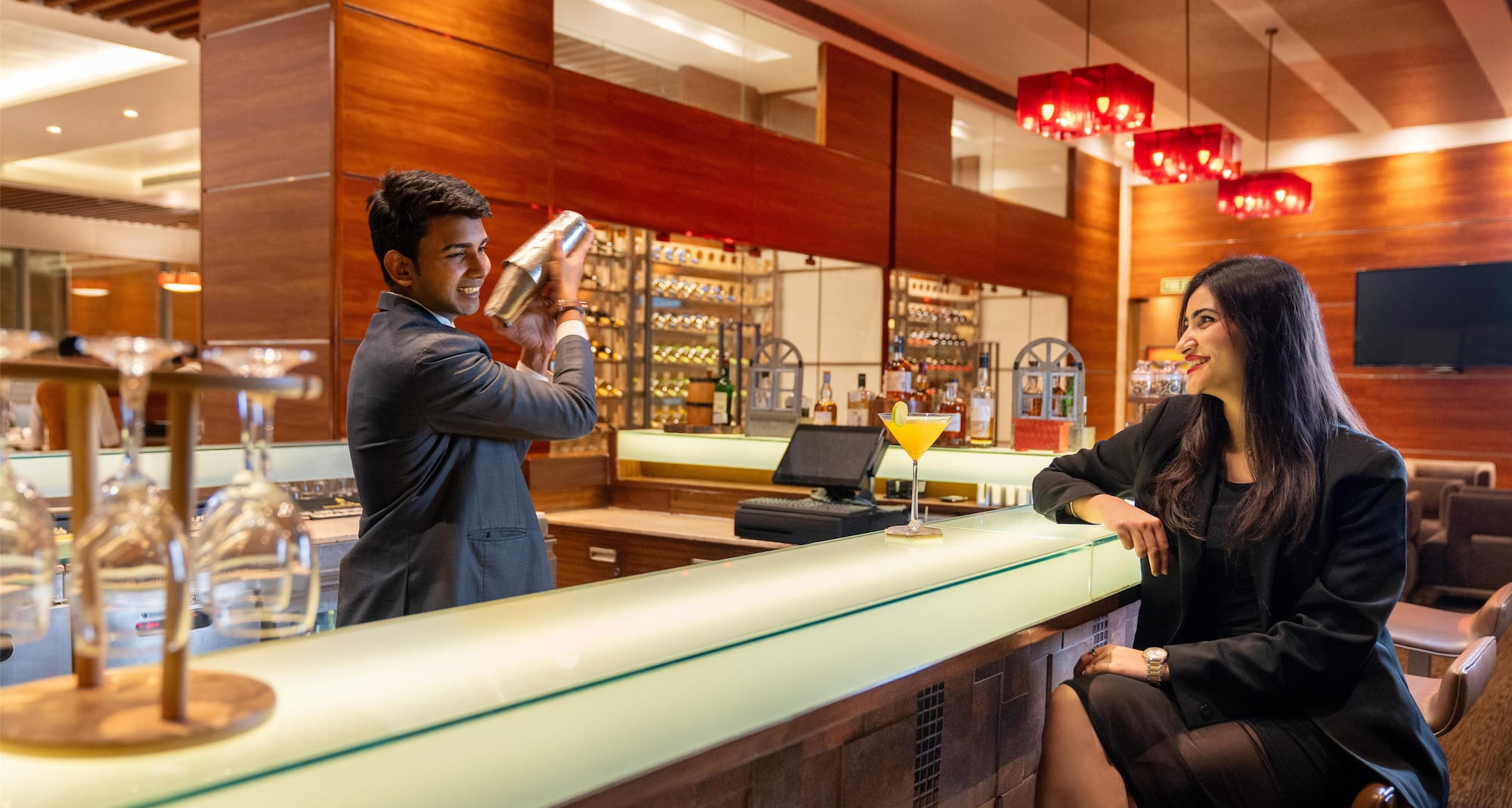 Radisson Blu Hotel, Greater Noida - Scarlet Bar Guest