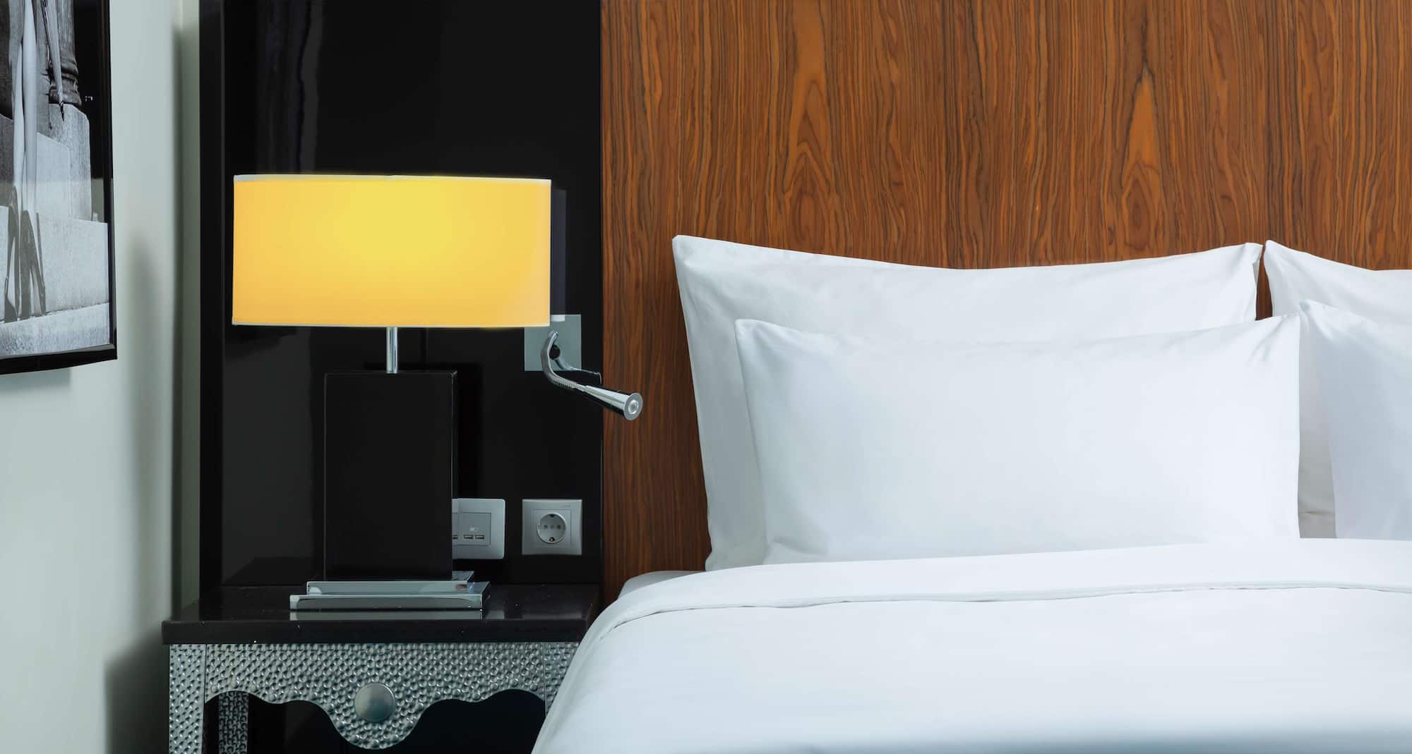 Radisson Blu Hotel, Greater Noida - Guest room bed