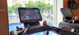 Radisson Blu Hotel, Greater Noida - Gym equipment