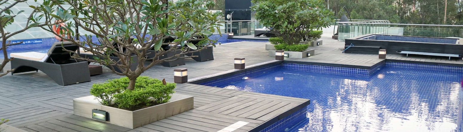 Radisson Blu Hotel Greater Noida - Pool