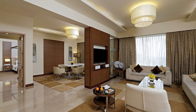 Radisson Blu Hotel Greater Noida - DeluxeSuite