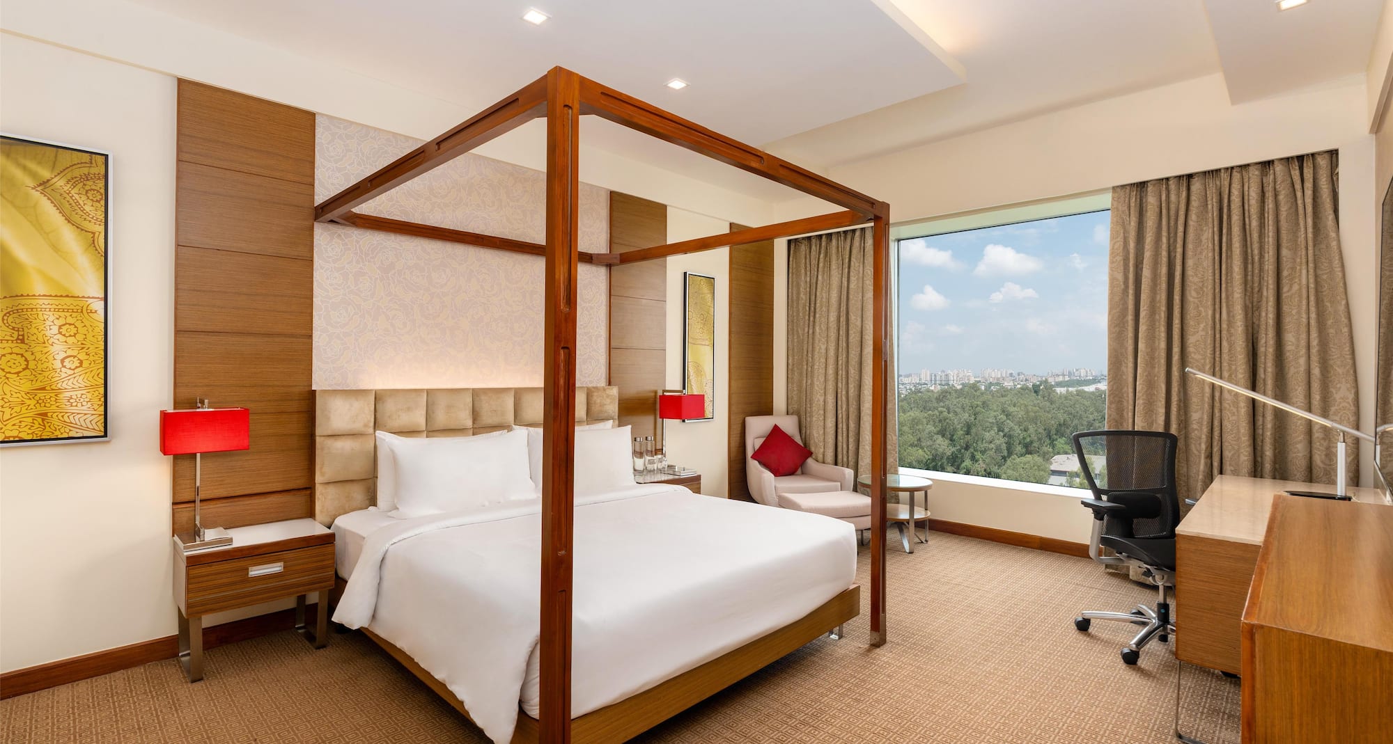 Radisson Blu Hotel, Greater Noida - Presidential Suite Bedroom