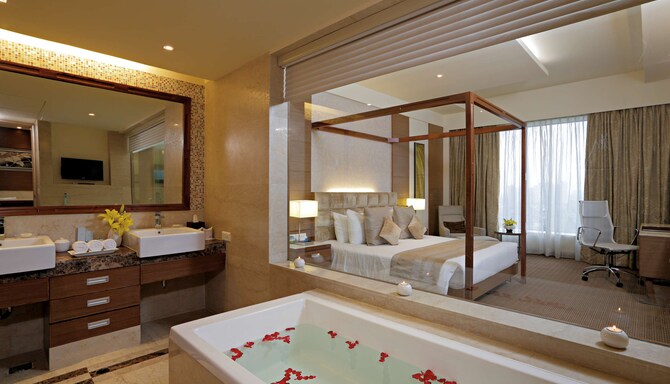 Book Radisson Blu Hotel Rooms in Greater Noida | Radisson Hotels
