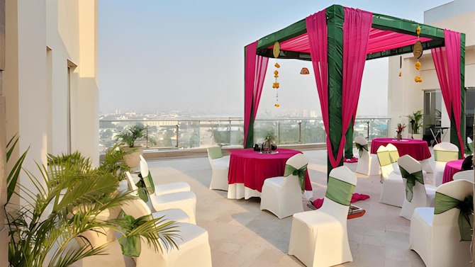 Club Lounge (Terrace)