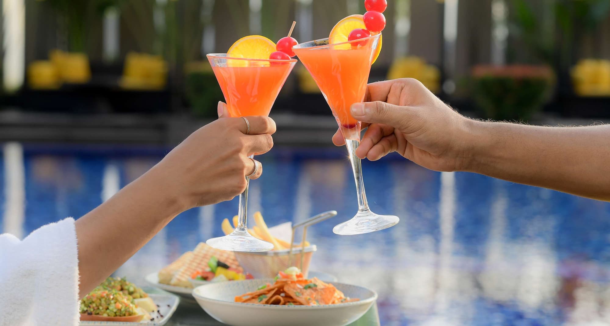 Radisson Blu Hotel, Guwahati - Pool Side Drinks