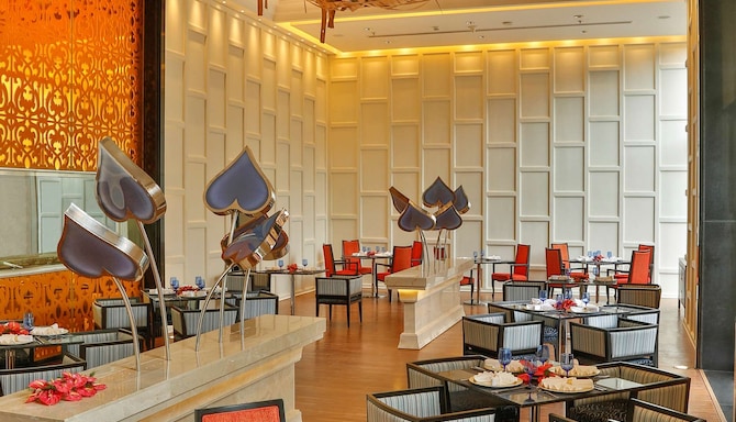 Radisson Blu Hotel Guwahati - Restaurant