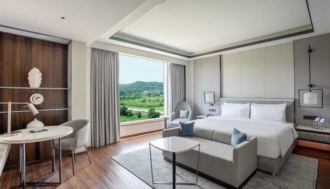 Radisson Blu Hotel, Guwahati - Presidential Suite