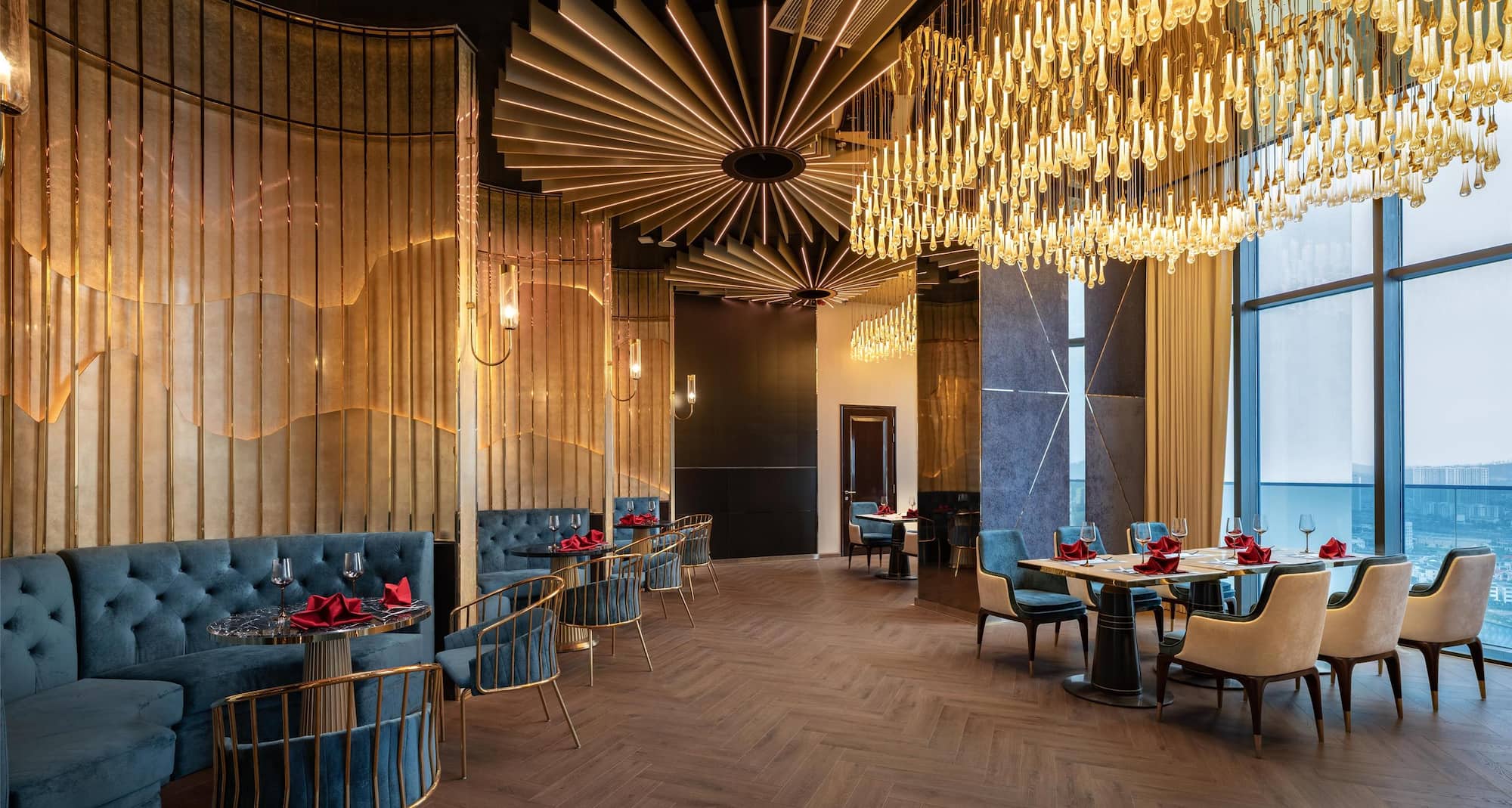 Radisson Blu Hotel, Ha Long Bay - Captain Lounge